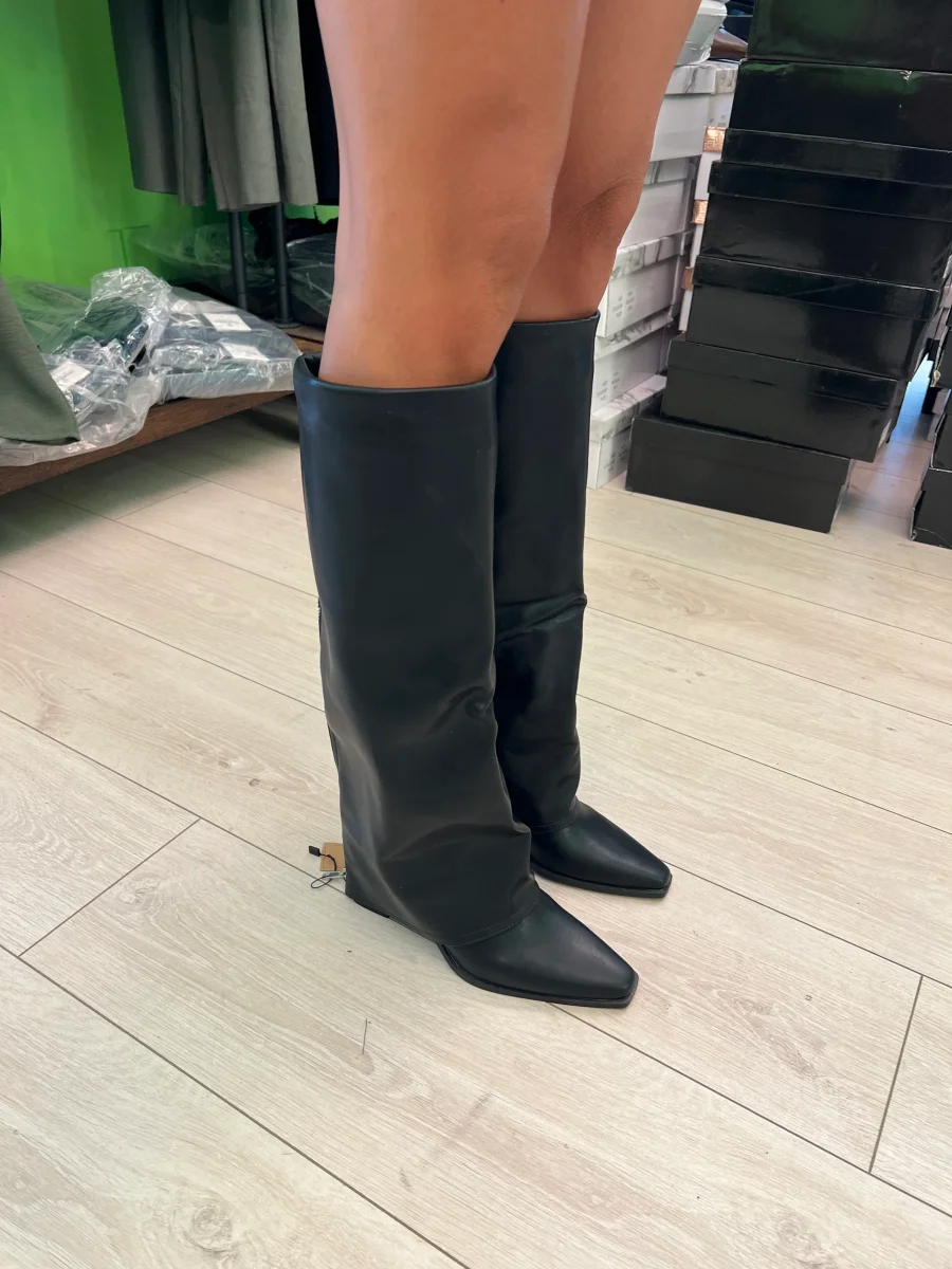 Stivale con risvolto e zip sul retro “Corina”