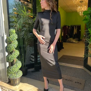 Abito con spalline nero