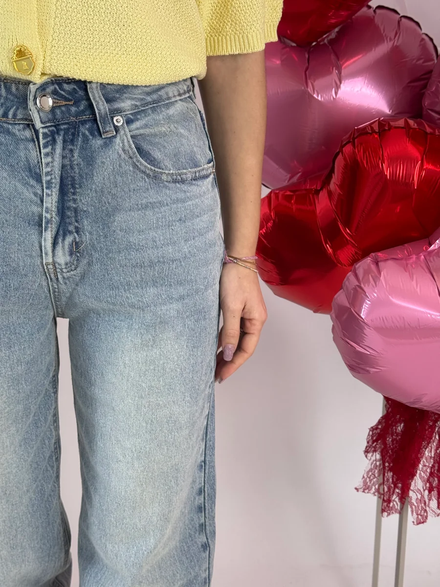 JEANS STRAPPO CON FIORI - immagine 5