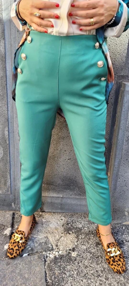 PANTALONE SIGARETTA CON BOTTONCINI - immagine 3