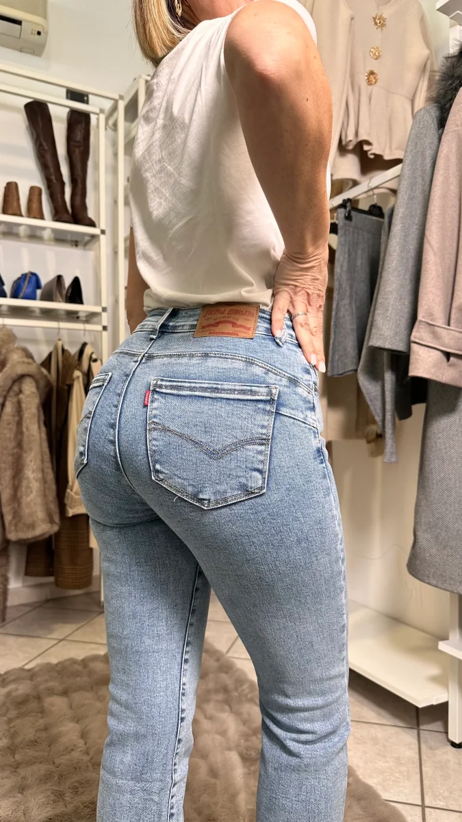 Jeans Straight Push Up – Effetto -5kg lavaggio chiaro - immagine 6