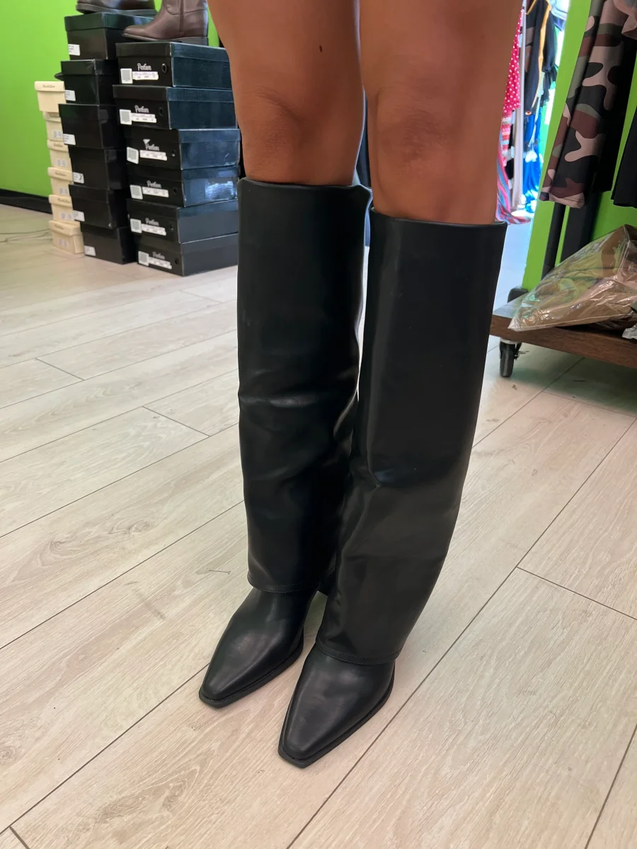 Stivale con risvolto e zip sul retro “Corina” - immagine 3