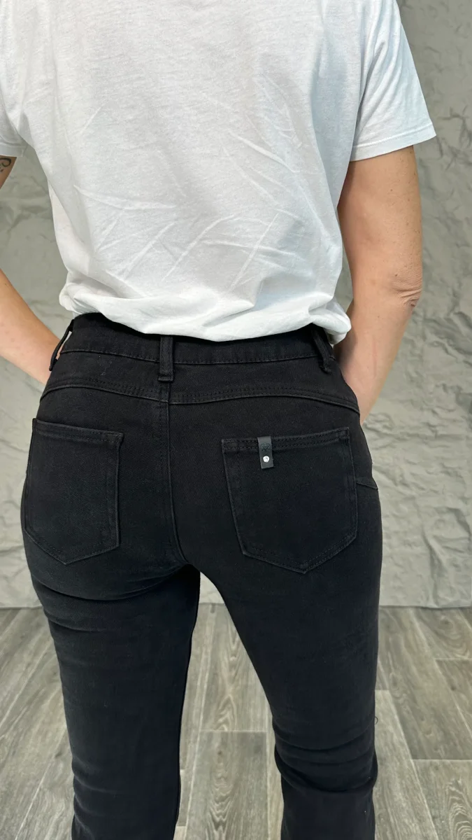 Jeans a zampa push up nero Lili - immagine 7