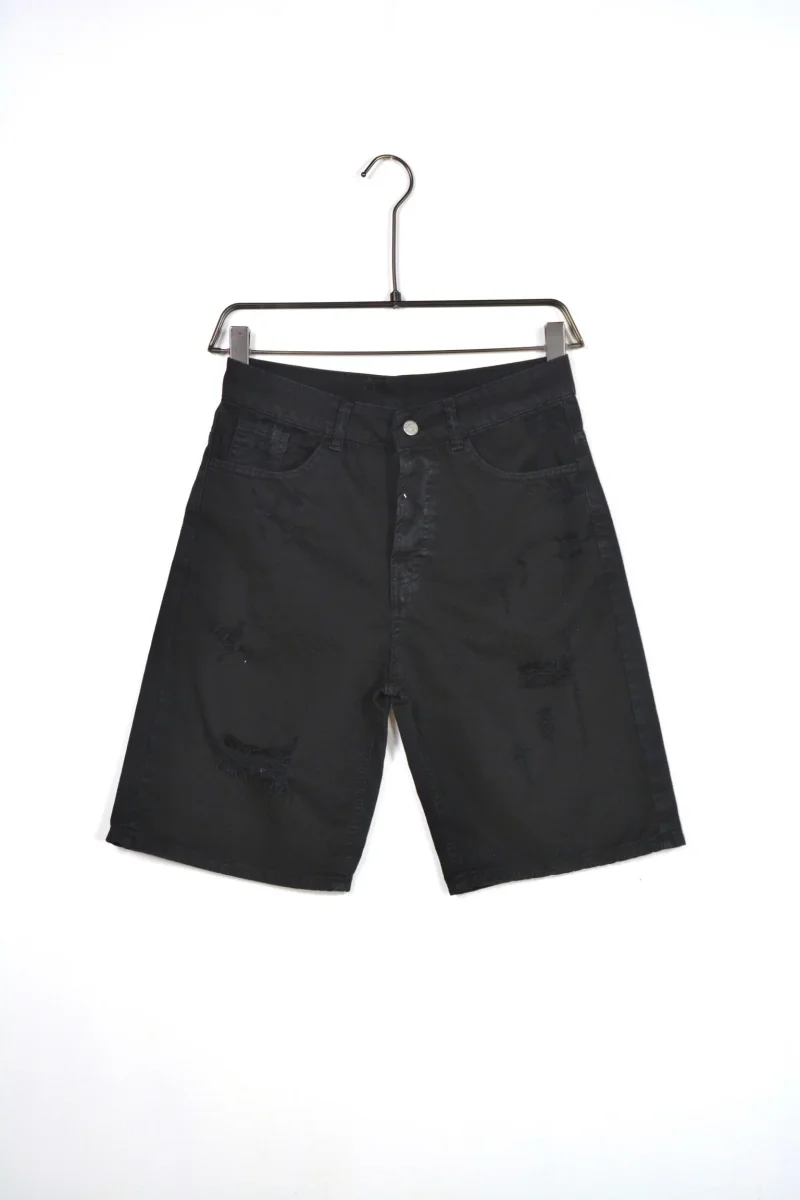 BLACK BERMUDA CON STRAPPI