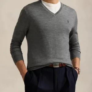 POLO RALPH LAUREN Maglia slim fit in lana con scollo a V