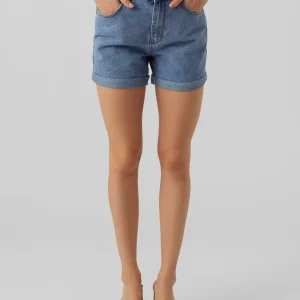 Vero Moda - Pantaloncini di jeans ampi blu medio con risvolti