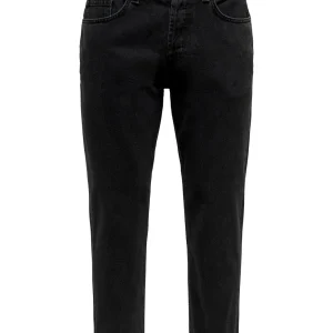 CARROT & CROPPED BLACK JEANS